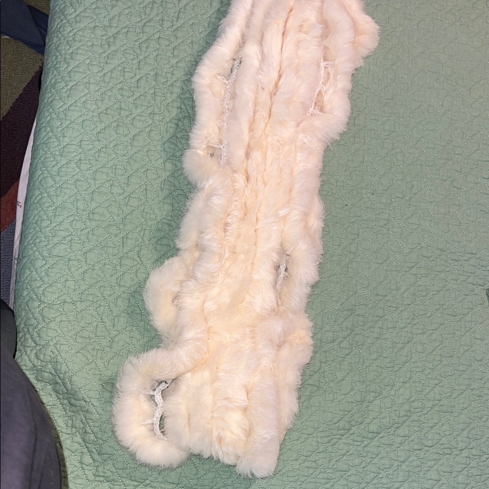 Elegant Cream Fur Scarf
